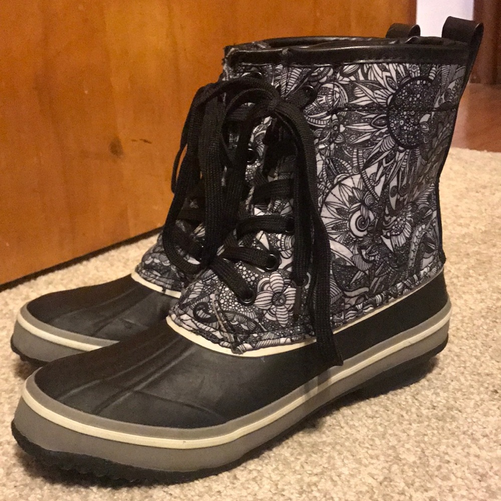 Sakroots black duck boots